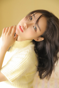 美女100%露全身